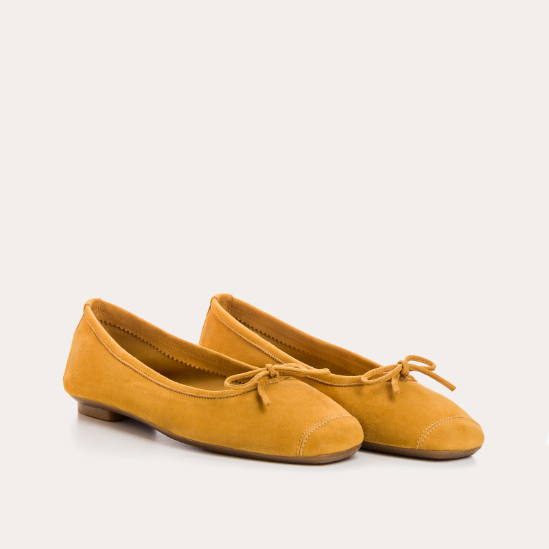 Flat ballerinas with velvet leather knot with tip reinforcement
