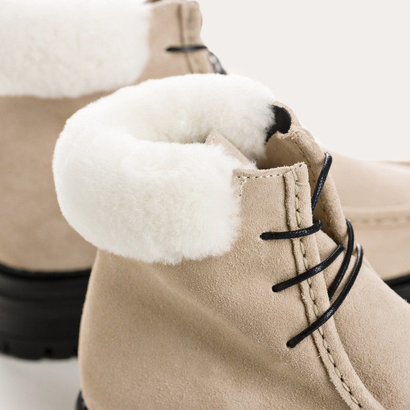 Derbies montantes beige en cuir velours