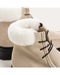 Derbies montantes beige en cuir velours