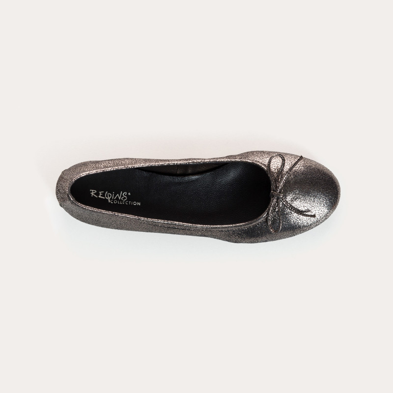 Flat ballerinas with metallic leather knot with rounded butt