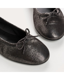 Flat ballerinas with metallic leather knot with rounded butt