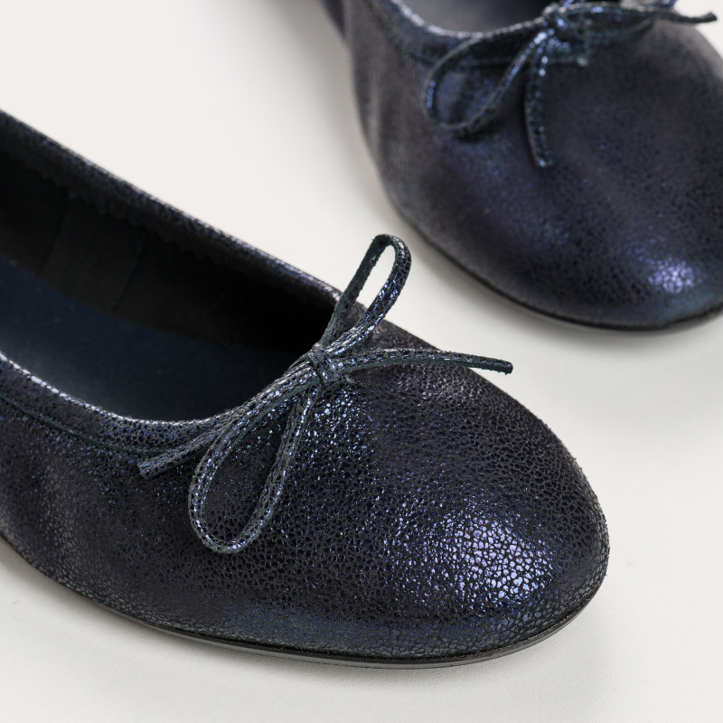 Flat ballerinas with metallic leather knot with rounded butt