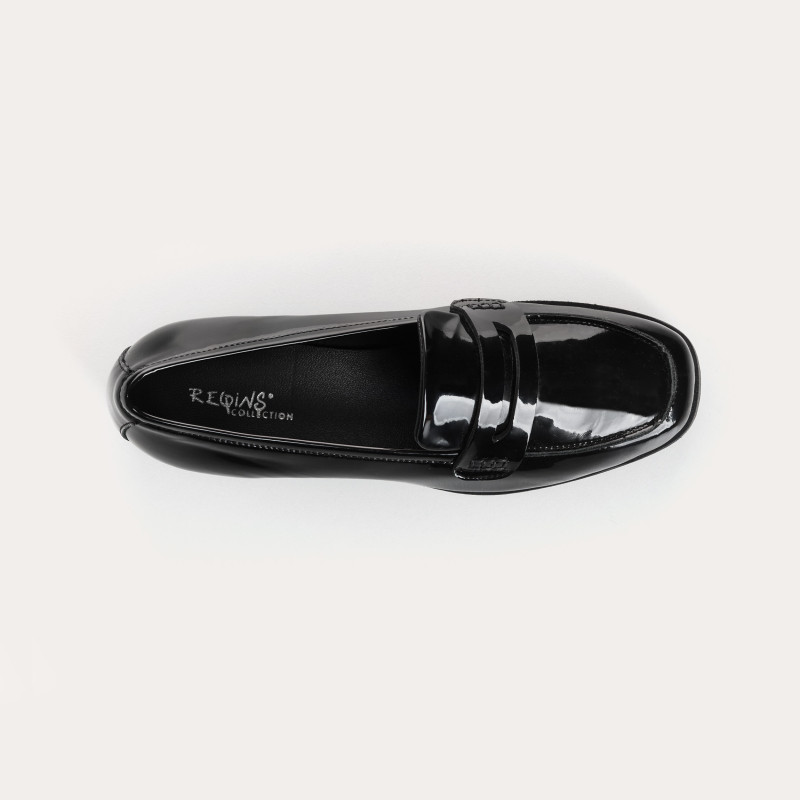 Varnished leather compensated loafers