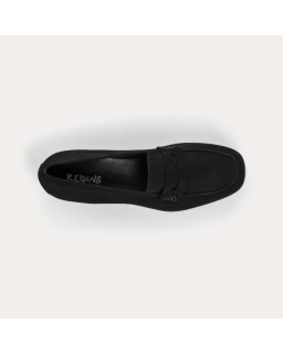 Velvet leather compensated loafers