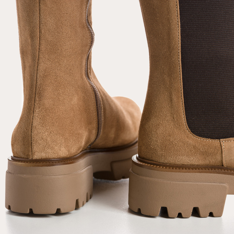 High velvet leather boots with elastic and notched soles