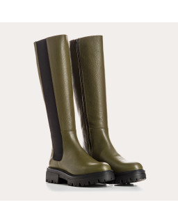 High grain leather boots with elastic and notched soles