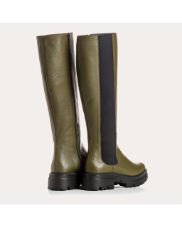 High grain leather boots with elastic and notched soles