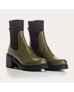 Chelsea Boots with Grained Leather Heels