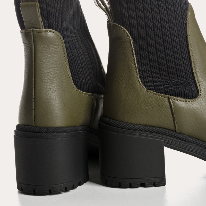 Chelsea Boots with Grained Leather Heels