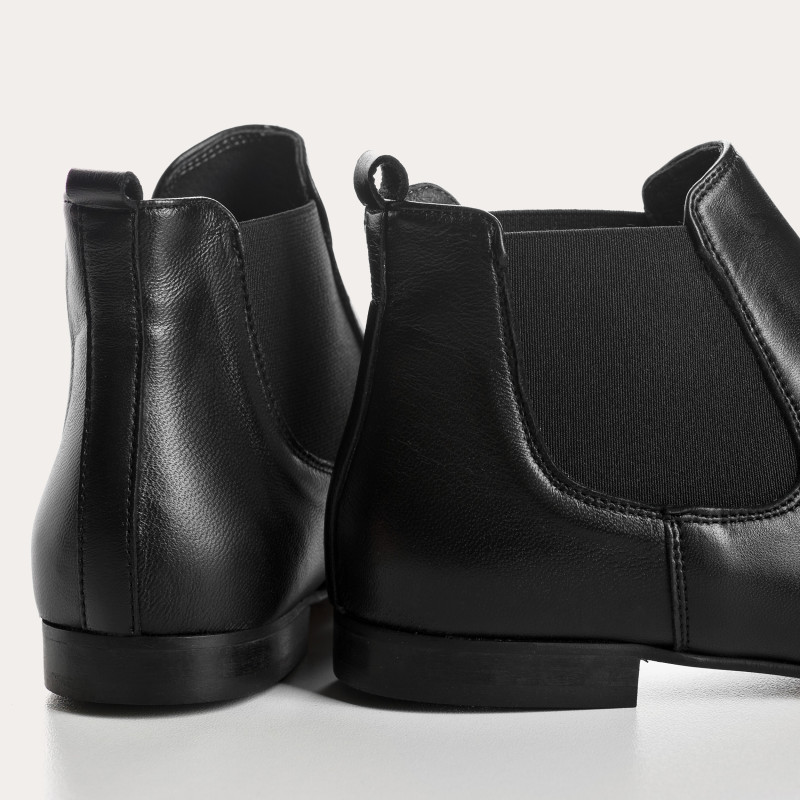 Boots Chelsea plates en cuir embossé lézard avec élastiques