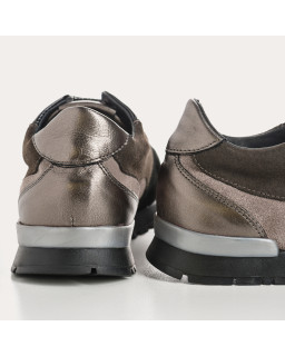 Baskets en cuir velours et métallisé à lacets noir/vison pour femme