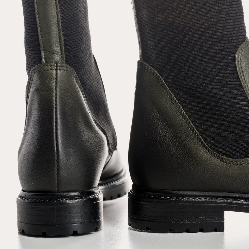 Boots Chelsea plates en cuir avec élastiques