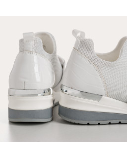 Women's Sneakers in Elastic Fabric Lady with Jewelry Accessories