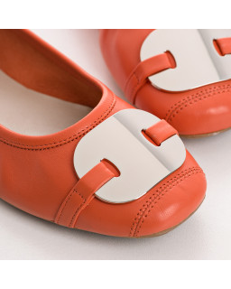 Leather ballerinas with silver metal jewel plate