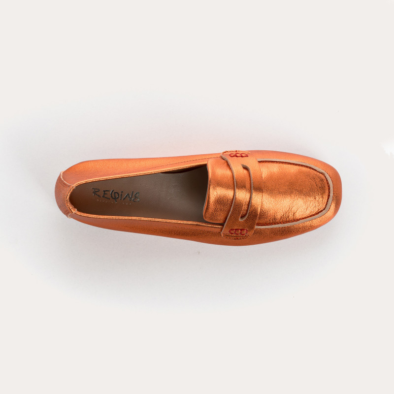 Mocassins collège en cuir métallisé avec bout carré