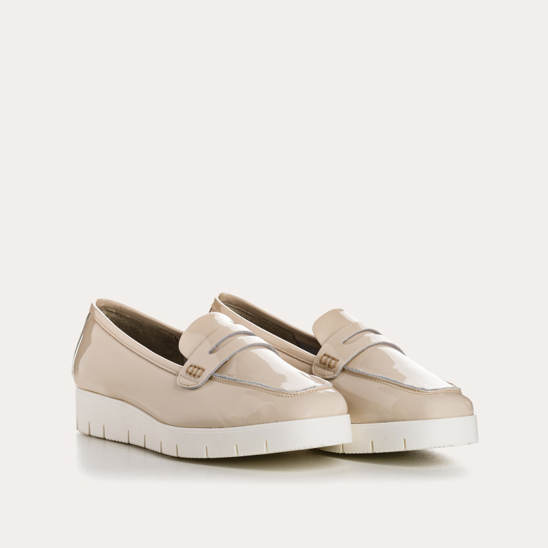 Mocassins compensés en cuir vernis
