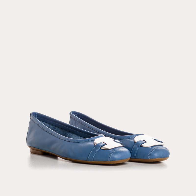 Leather ballerinas with silver metal jewel plate