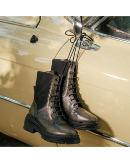 Boots rangers vintage kaki en cuir