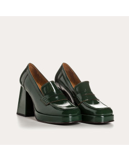 Sweet heeled leather moccasins grained