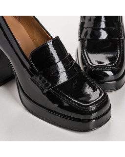 Mocassins à talons hauts en cuir vernis grainé
