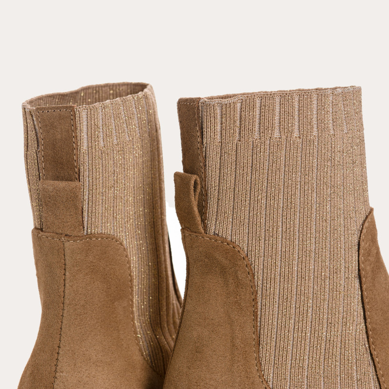 Boots Chelsea with velvet leather heel with elastic