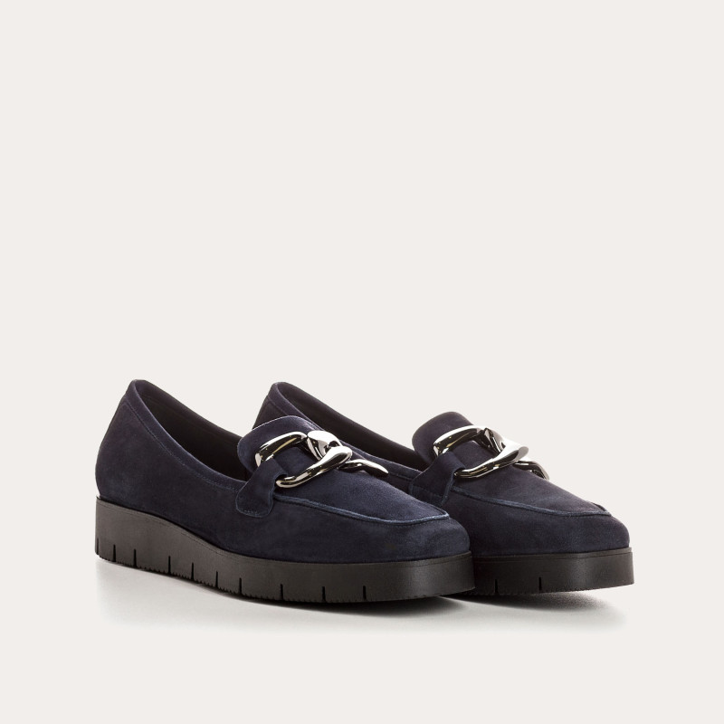 Velvet leather compensated loafers with silver accessories