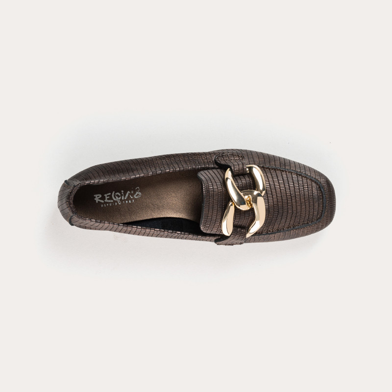 Mocassins marron en cuir embossé lézard avec bijou doré