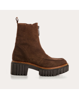 Boots Chelsea with velvet leather heels with zip and silver buckle