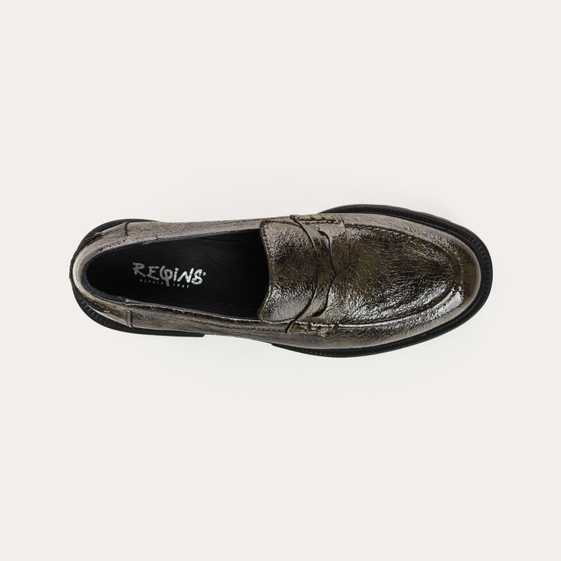 Chunky moccasins in grained varnish leather