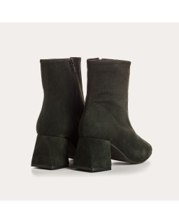 Velvet leather heel boots