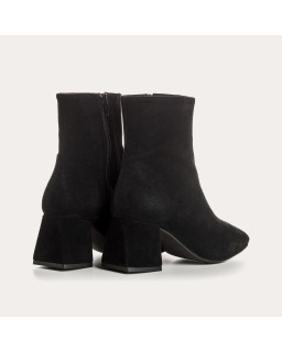 Velvet leather heel boots