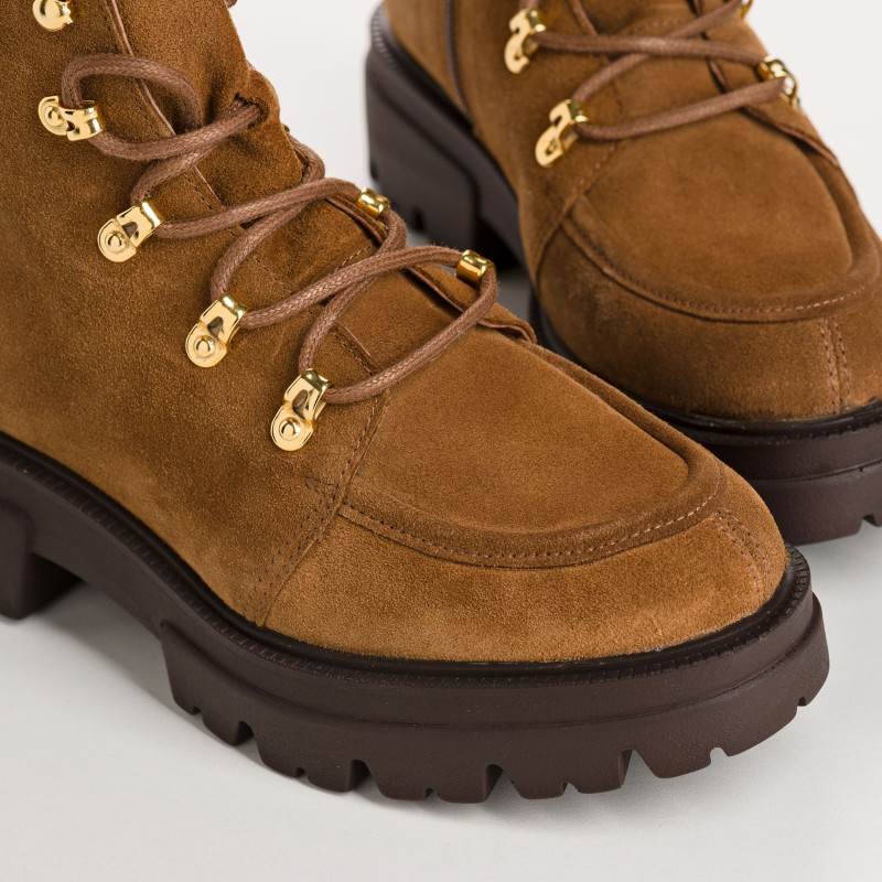 Boots à lacets en cuir velours noisette avec zip intérieur