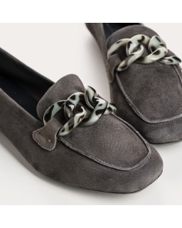 Mocassins bijoux en cuir velours avec chaîne bijou