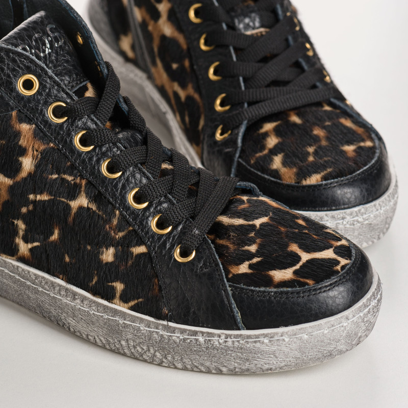 Black leopard leather leather lace-up sneakers for women