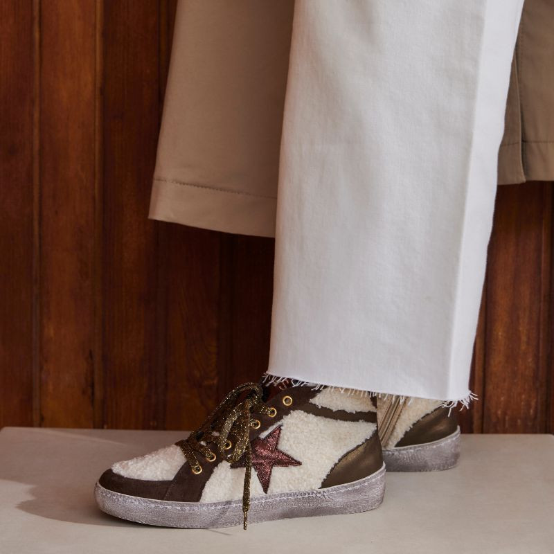 Wall-mounted high-laces and immobile mutton walls for women