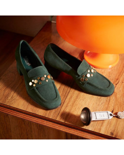 Mocassins à talons en cuir velours avec clous dorés