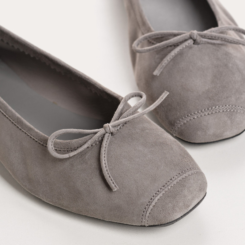Flat ballerinas with velvet leather knot with tip reinforcement