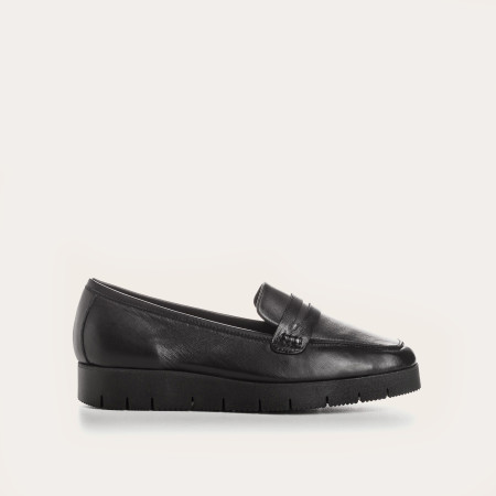 Black wedge moccasins in smooth leather