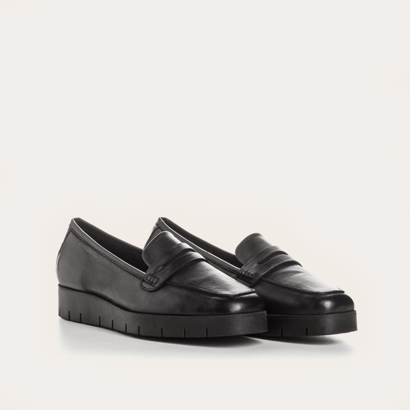 Black wedge moccasins in smooth leather