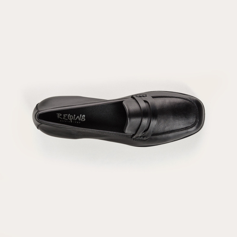 Black wedge moccasins in smooth leather