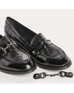 Mocassins collège à brides amovibles en cuir vernis grainé