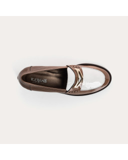 Moccasins College in two-color varnish leather