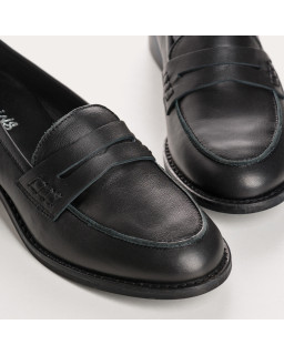 Smooth leather college moccasins