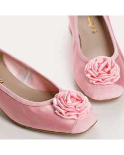 Ballerinas with black silk heels