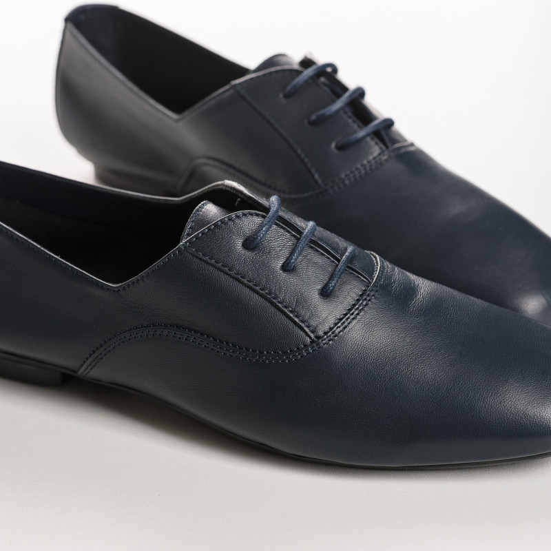 Deck leather flat woman with laces tone on tone