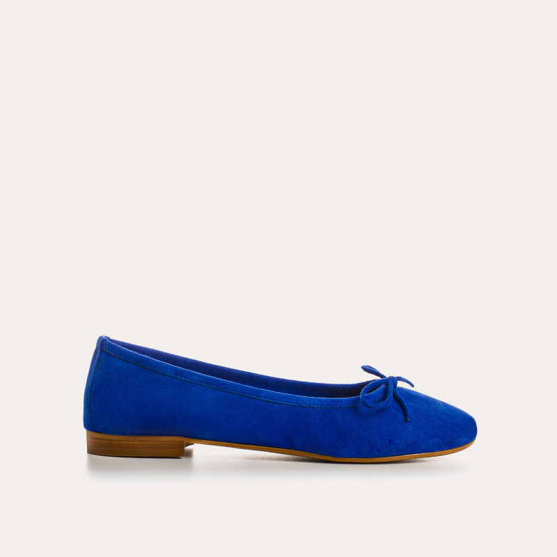 Flat ballerinas with velvet leather knot with rounded butt