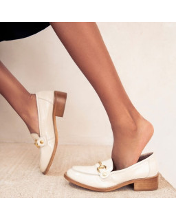 Mocassins JANIS - chaussures femme cuir vernis beige | REQINS