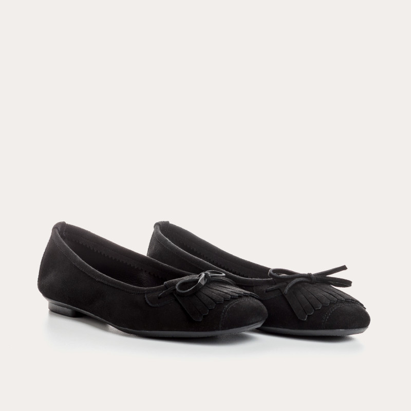 Velvet leather ballerinas with fringes on top