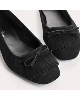 Velvet leather ballerinas with fringes on top