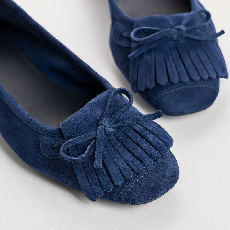Velvet leather ballerinas with fringes on top